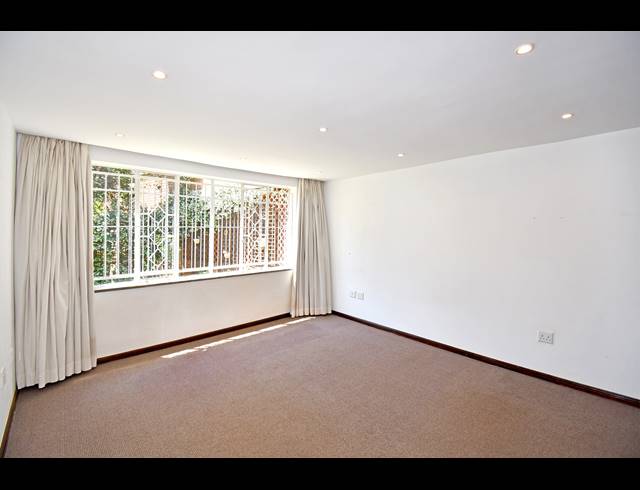 3 BEDROOM APARTMENT FOR SALE IN BIRDHAVEN